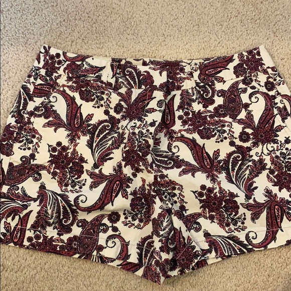 LOFT Pants - LOFT Original Fit Patterned Shorts